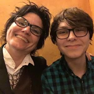 Meet your Posher, Dana